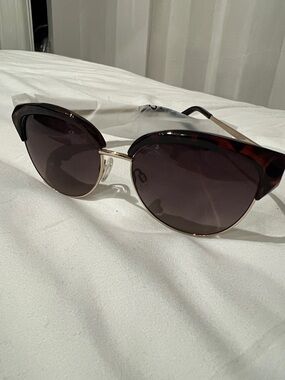 Kenneth Cole Reaction Sunglass Round Tortoise Gold Metal, Gradient  KC1398 52F